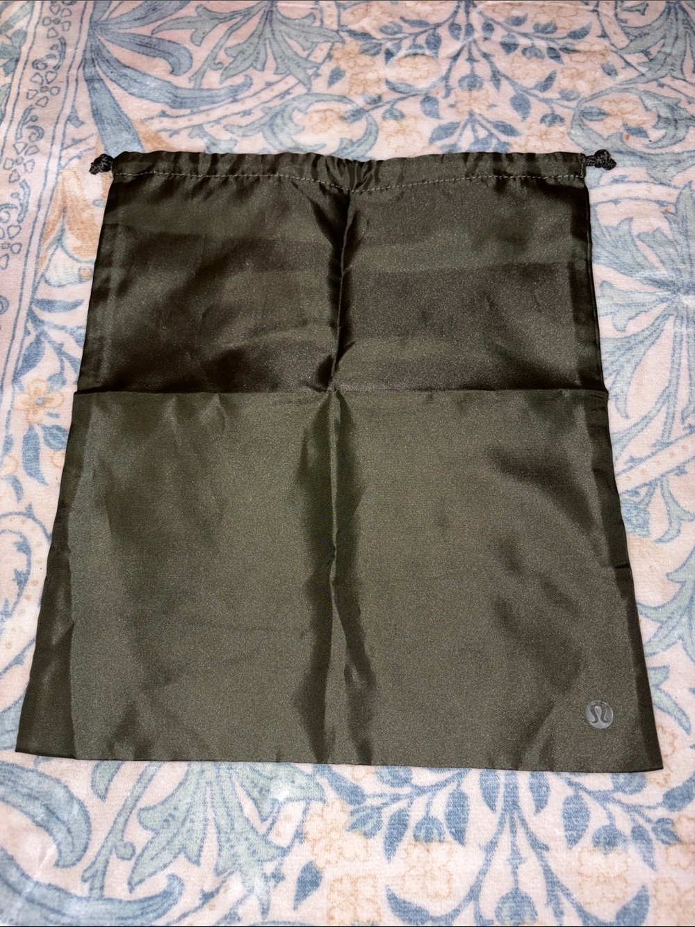 Lululemon drawstring bag